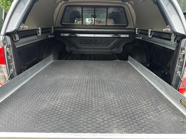 Nissan Navara 2.3 dCi N-Guard 4WD Euro 6 (s/s) 4dr at 43th