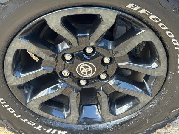 Toyota Hilux 2.8 D-4D Invincible X 4WD Euro 6 (s/s) 4dr at 30th