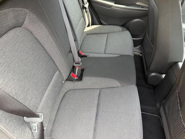Hyundai KONA 64kWh Premium Auto 5dr (10.5kW Charger)