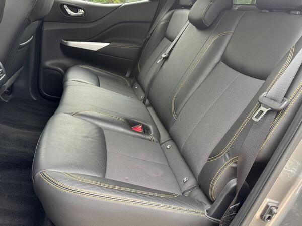 Nissan Navara 2.3 dCi N-Guard Auto 4WD Euro 6 4dr at 40th