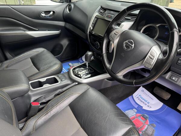 Nissan Navara 2.3 dCi N-Guard Auto 4WD Euro 6 4dr at 5th