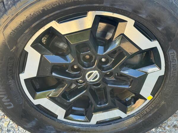 Nissan Navara 2.3 dCi Tekna Auto 4WD Euro 6 4dr at 47th