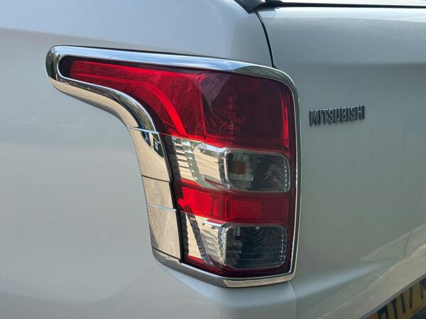Mitsubishi L200 2.4 DI-D DC Barbarian Auto 4WD Euro 6 4dr