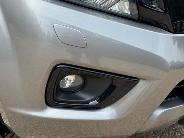 Nissan Navara 2.3 dCi N-Guard Auto 4WD Euro 6 4dr