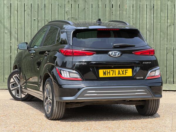 Hyundai KONA 64kWh Premium Auto 5dr (10.5kW Charger)