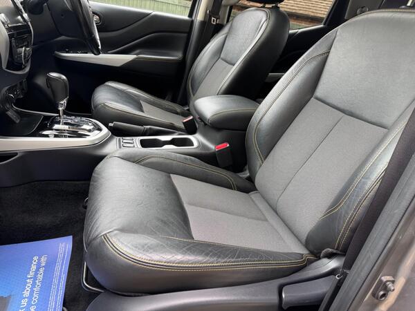 Nissan Navara 2.3 dCi N-Guard Auto 4WD Euro 6 4dr at 30th