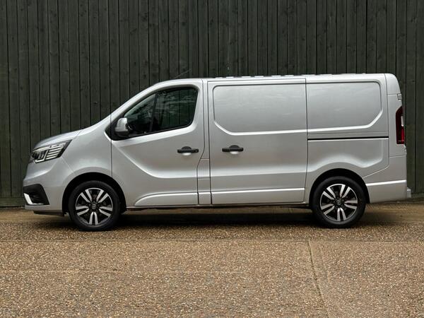 Renault Trafic 2.0 dCi Blue SL28 Sport+ EDC L1 H1 Euro 6 (s/s) 5dr at 11th