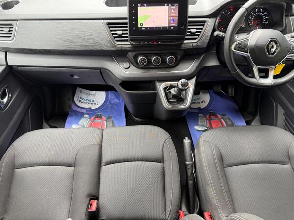 Renault Trafic 2.0 dCi Blue LL30 Sport Crew Van L2 H1 Euro 6 (s/s) 6dr at 10th