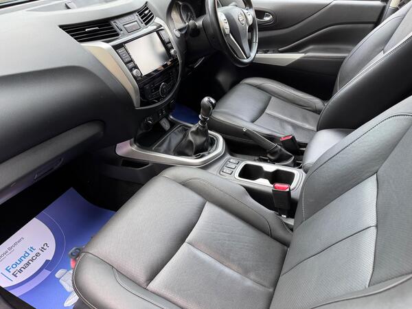 Nissan Navara 2.3 dCi Tekna 4WD Euro 6 (s/s) 4dr