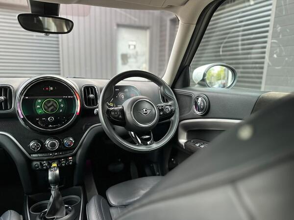 MINI Countryman 1.5 10kWh Cooper SE Exclusive Auto ALL4 Euro 6 (s/s) 5dr - Image 2