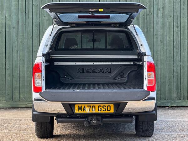 Nissan Navara 2.3 dCi Tekna Auto 4WD Euro 6 4dr at 51th