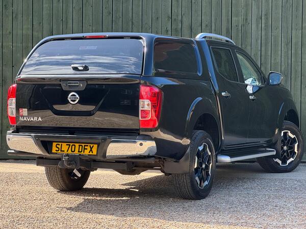 Nissan Navara 2.3 dCi Tekna 4WD Euro 6 (s/s) 4dr
