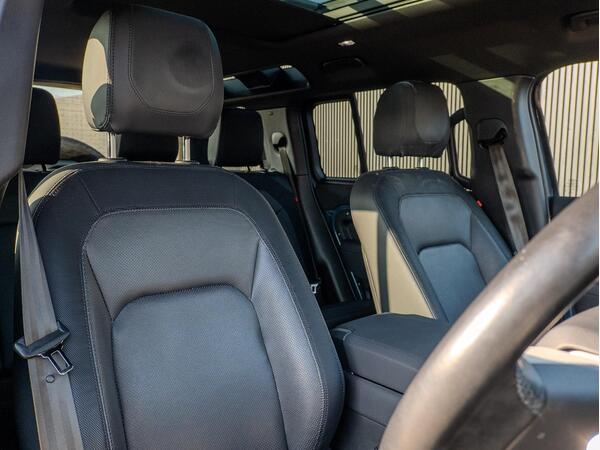 LAND ROVER DEFENDER X-DYNAMIC SE D MHEV A - Image 36