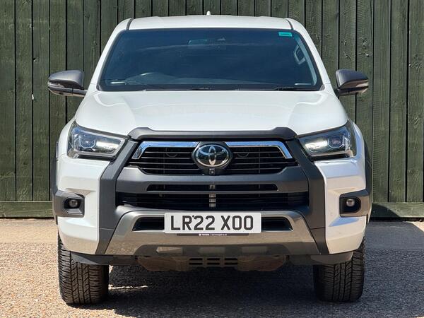 Toyota Hilux 2.8 D-4D Invincible X Auto 4WD Euro 6 (s/s) 4dr at 3th