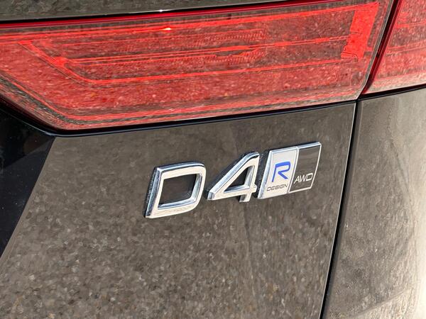 Volvo XC60 2.0 D4 R-Design Pro Auto AWD Euro 6 (s/s) 5dr at 46th