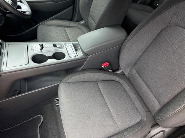 Hyundai KONA 64kWh Premium Auto 5dr (10.5kW Charger)