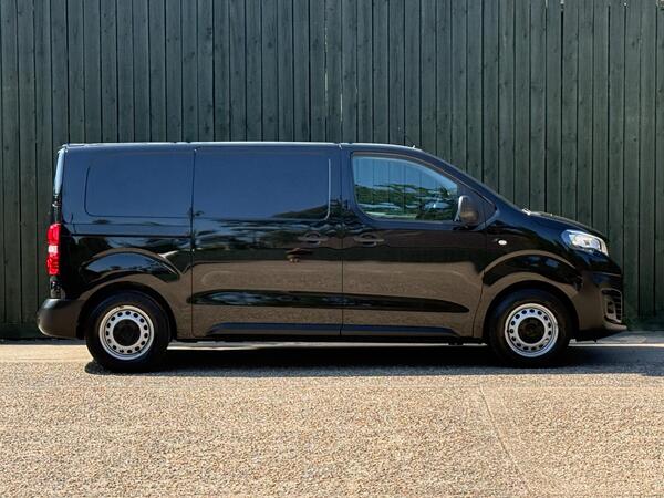 Peugeot Expert 1.5 BlueHDi 1000 Professional Premium Standard Panel Van MWB Euro 6 (s/s) 6dr at 20th