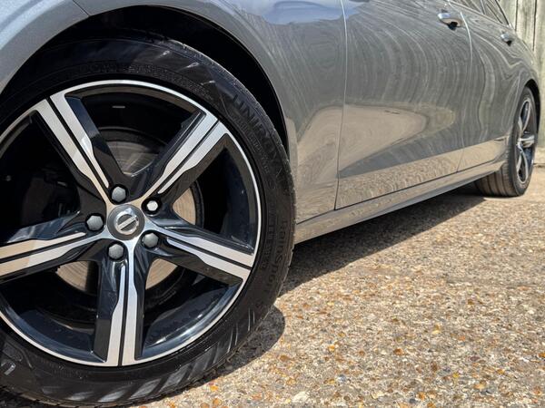 Volvo V90 2.0 D4 R-Design Auto Euro 6 (s/s) 5dr at 32th