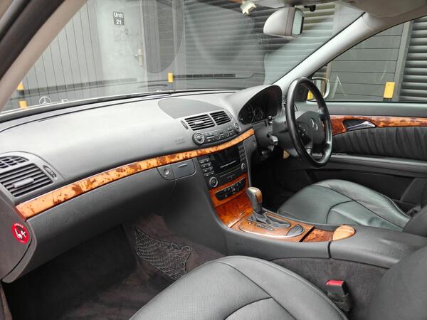Mercedes-Benz E Class 3.0 E320 CDI Elegance G-Tronic 5dr - Image 2