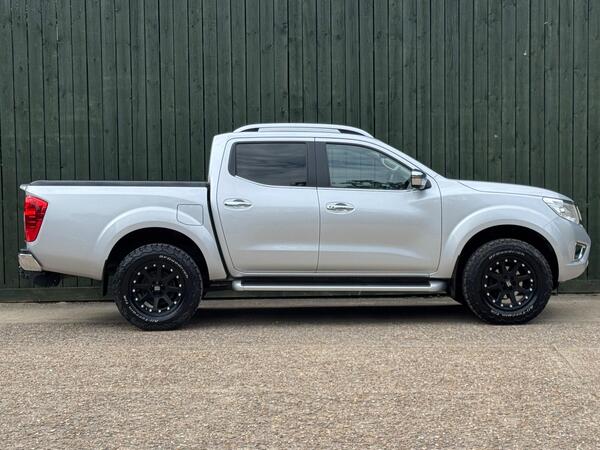 Nissan Navara 2.3 dCi Tekna Auto 4WD Euro 6 4dr at 17th