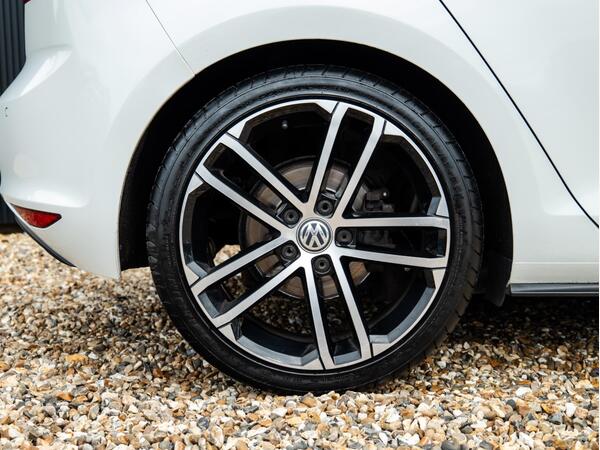 VOLKSWAGEN GOLF GTD S-A - Image 12