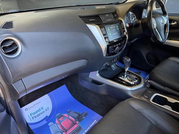 Nissan Navara 2.3 dCi Tekna Auto 4WD Euro 6 4dr at 19th