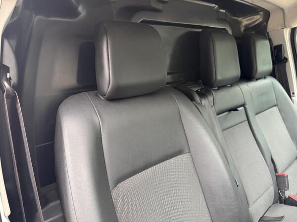 Peugeot Expert 2.0 BlueHDi 1400 Professional Plus Standard Panel Van MWB Euro 6 (s/s) 6dr at 8th