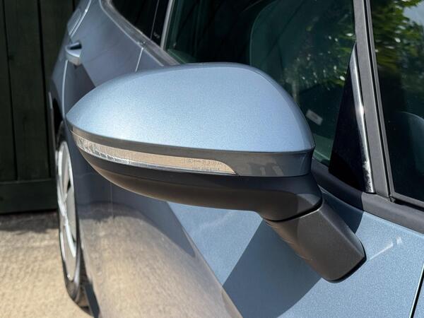 Volkswagen ID.3 Pro Performance 58kWh Style Auto 5dr at 40th