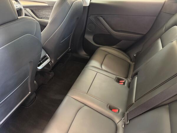 Tesla Model Y (Dual Motor) Long Range Auto 4WDE 5dr