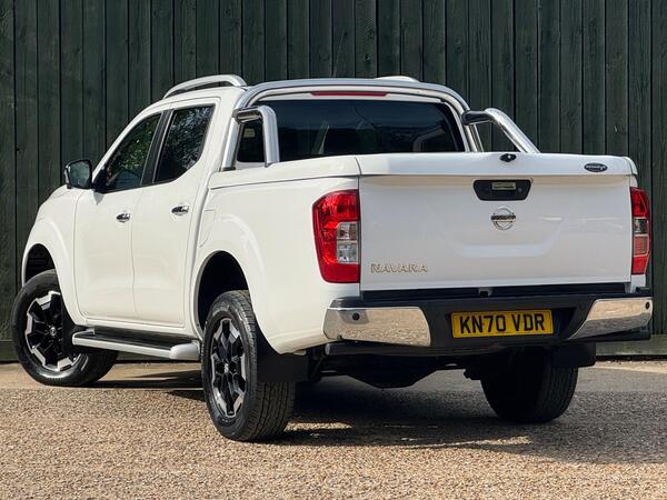 Nissan Navara 2.3 dCi Tekna Auto 4WD Euro 6 4dr