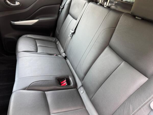 Nissan Navara 2.3 dCi Tekna 4WD Euro 6 (s/s) 4dr