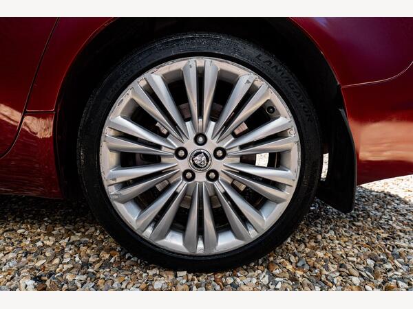 JAGUAR XF PREMIUM LUXURY D AUTO - Image 11