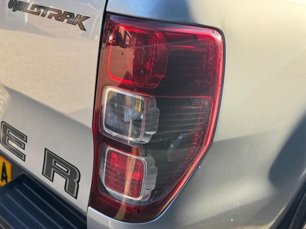 Ford Ranger 3.2 TDCi Wildtrak Auto 4WD Euro 6 (s/s) 4dr at 43th