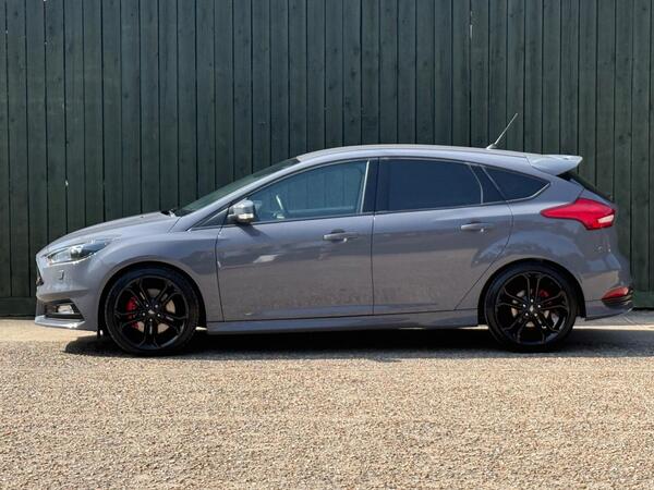 Ford Focus 2.0T EcoBoost ST-3 Euro 6 (s/s) 5dr