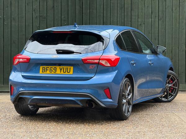 Ford Focus 2.3T EcoBoost ST Euro 6 (s/s) 5dr at 21th