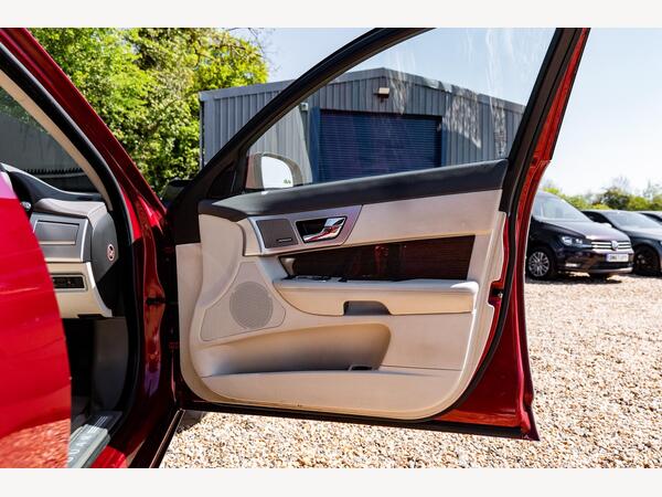 JAGUAR XF PREMIUM LUXURY D AUTO - Image 19