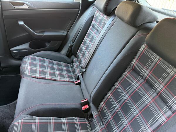 Volkswagen Polo 2.0 TSI GTI DSG Euro 6 (s/s) 5dr at 9th