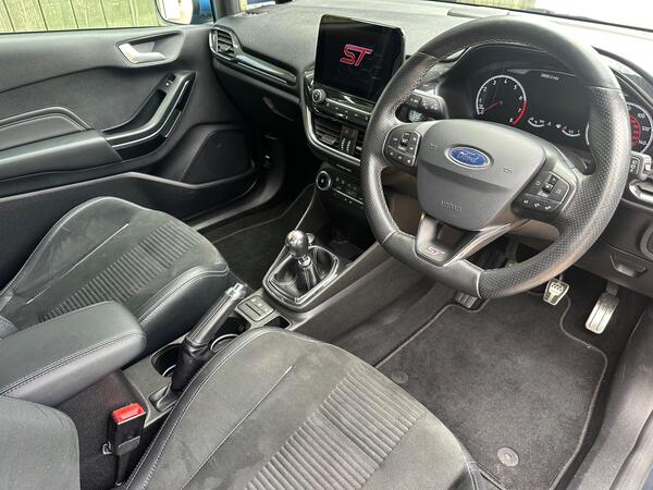Ford Fiesta 1.5T EcoBoost ST-3 Euro 6 (s/s) 3dr at 2th