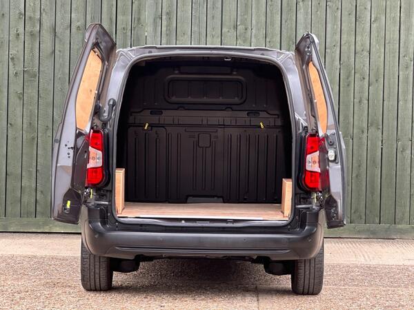 Citroen Berlingo 1.5 BlueHDi 1000 Enterprise Edition M SWB Euro 6 (s/s) 5dr at 31th