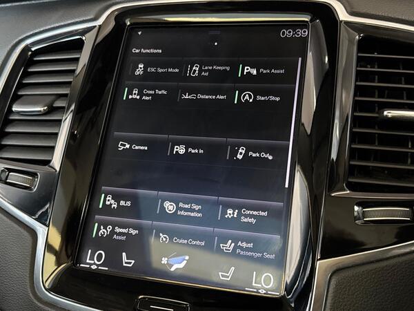 Volvo XC90 2.0 D5 PowerPulse Inscription Pro Auto 4WD Euro 6 (s/s) 5dr at 36th