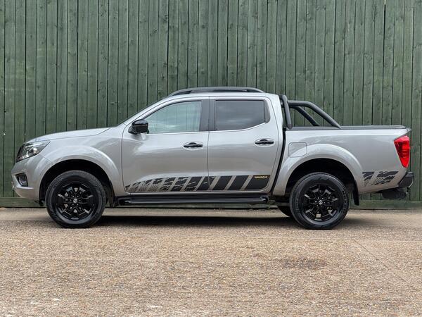 Nissan Navara 2.3 dCi N-Guard Auto 4WD Euro 6 4dr at 11th