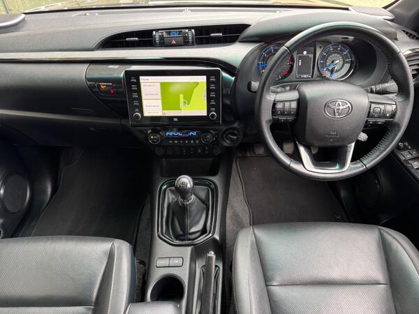 Toyota Hilux 2.8 D-4D Invincible X 4WD Euro 6 (s/s) 4dr at 3th