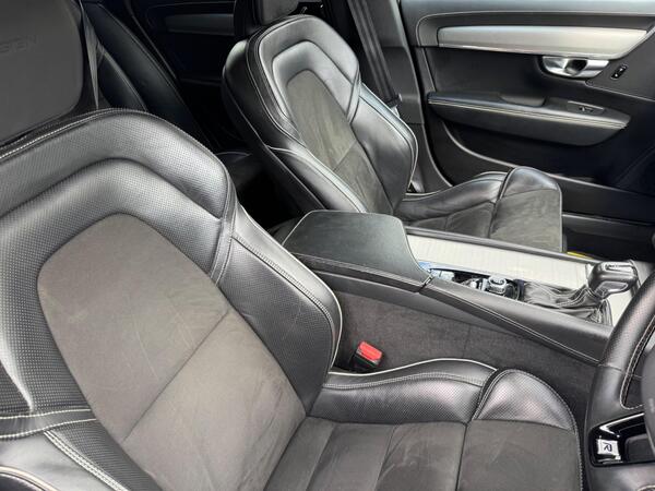 Volvo V90 2.0 D4 R-Design Auto Euro 6 (s/s) 5dr at 8th