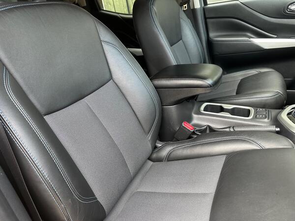 Nissan Navara 2.3 dCi N-Guard Auto 4WD Euro 6 4dr at 8th