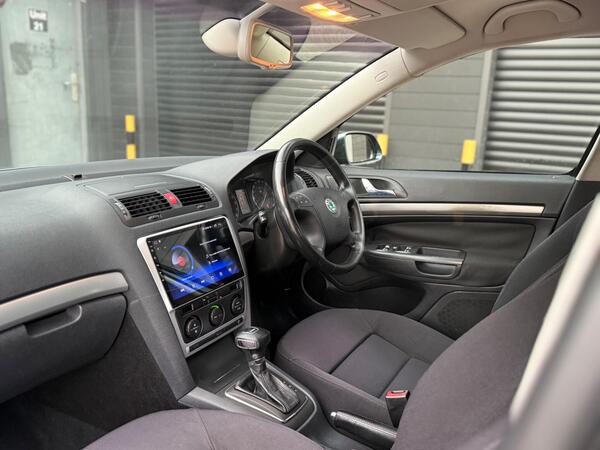 Skoda Octavia 1.9 TDI Elegance DSG Euro 4 5dr - Image 3