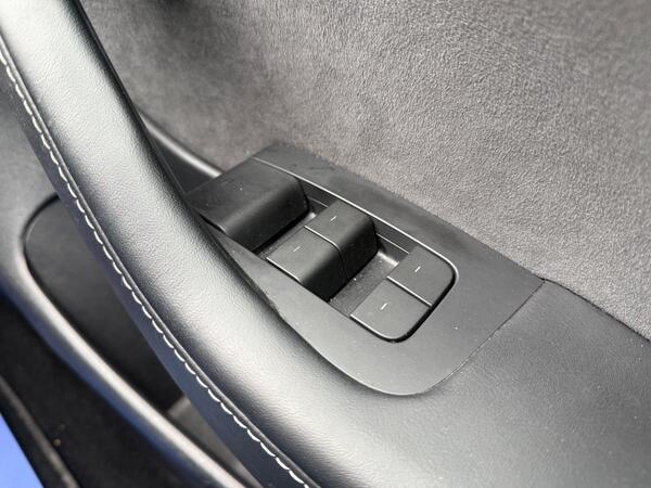 Tesla Model 3 (Dual Motor) Long Range Auto 4WDE 4dr at 47th
