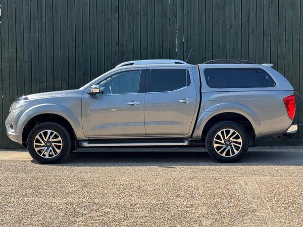 Nissan Navara 2.3 dCi Tekna Auto 4WD Euro 6 4dr