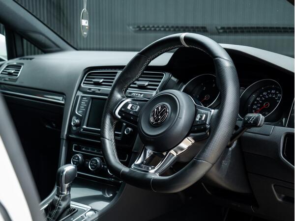 VOLKSWAGEN GOLF GTD S-A - Image 18