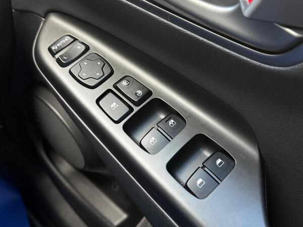 Hyundai KONA 64kWh Premium SE Auto 5dr (7kW Charger)