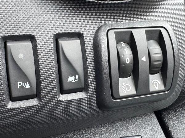 Renault Trafic 2.0 dCi ENERGY 28 Sport SWB Standard Roof Euro 6 (s/s) 5dr at 40th